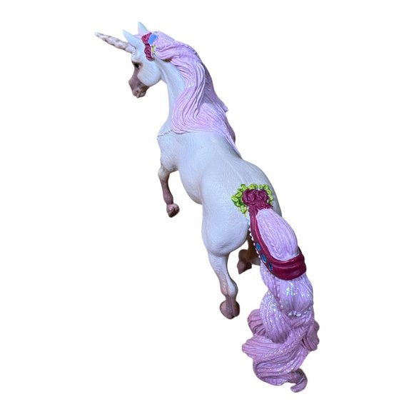 Schleich Bayala Decorated Unicorn Mare Pink Glittery - Picture 3 of 7